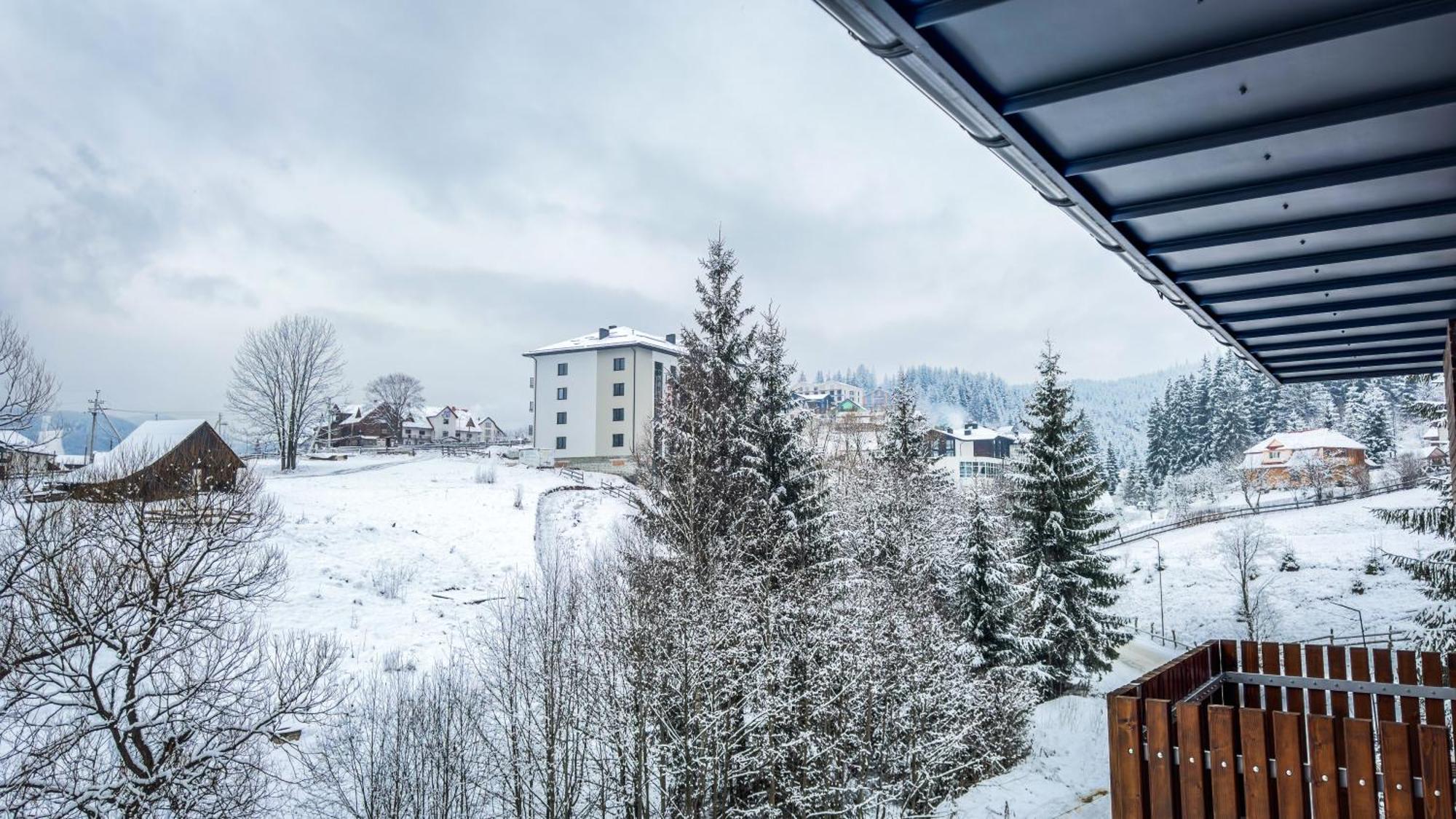 Lion Hotel Bukovel Ngoại thất bức ảnh